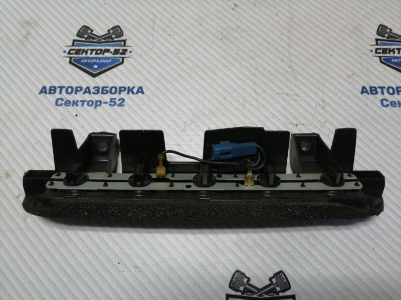 Стоп-сигнал дополнительный Grand Vitara 2001 TD62 H25A Стоп-сигнал дополнительный Grand Vitara 2001 TD62 H25A