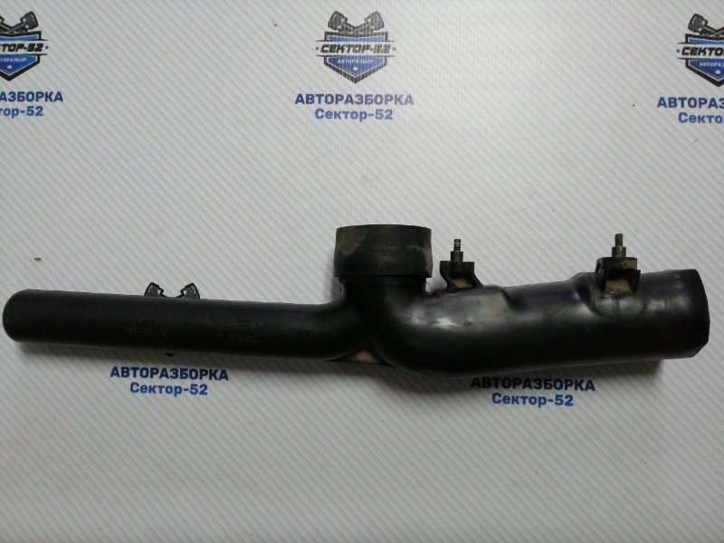 Воздухозаборник Suzuki Grand Vitara 2001 TD62 H25A 1382067D00 Б/У