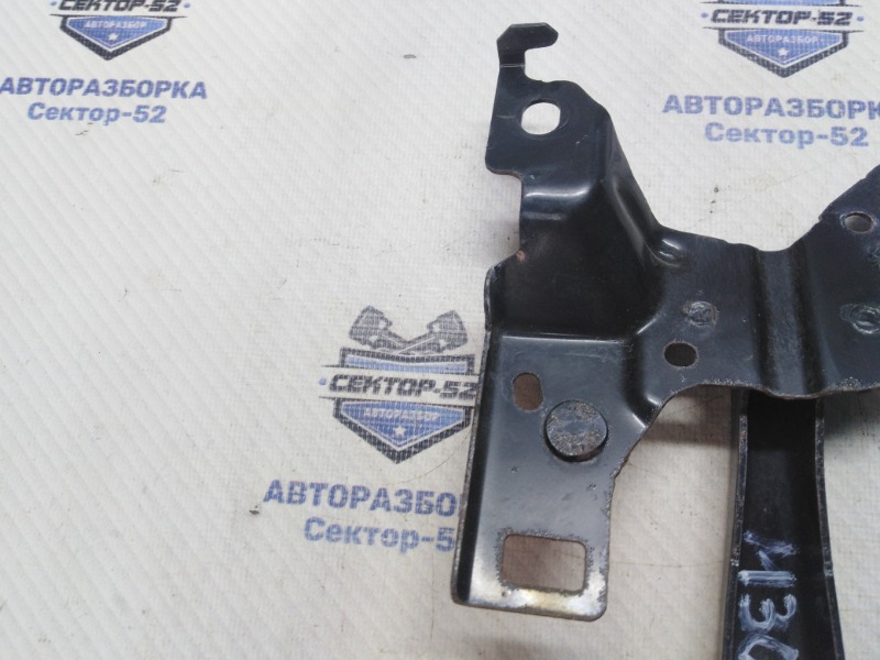 Кронштейн замка капота Mazda Mazda3 BL LF-VDS