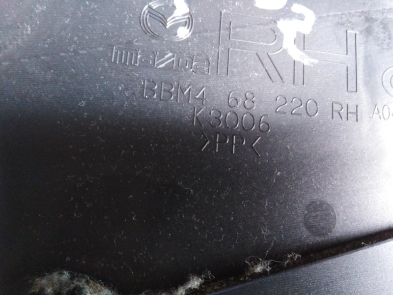 Обшивка стойки правая Mazda3 2010 BL LF-VDS