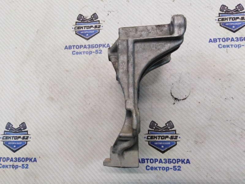 Кронштейн кондиционера Mitsubishi Outlander CU2W 4G63