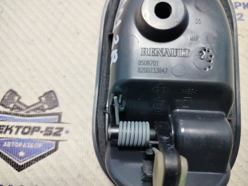 Ручка двери внутренняя правая Duster 2014 HSA K9K J896 Ручка двери внутренняя правая Duster 2014 HSA K9K J896