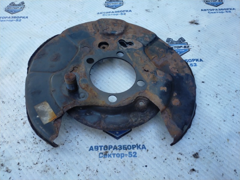 Пыльник тормозного диска задний левый RAV4 2010 ZSA30 3ZR-FAE