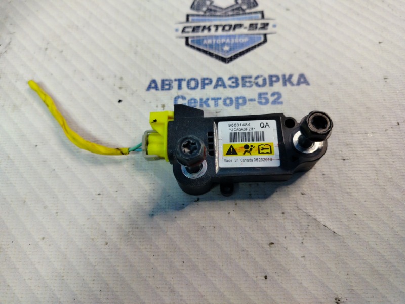 Датчик airbag Chevrolet Captiva 2010 C100 10HM 96631484 контрактная