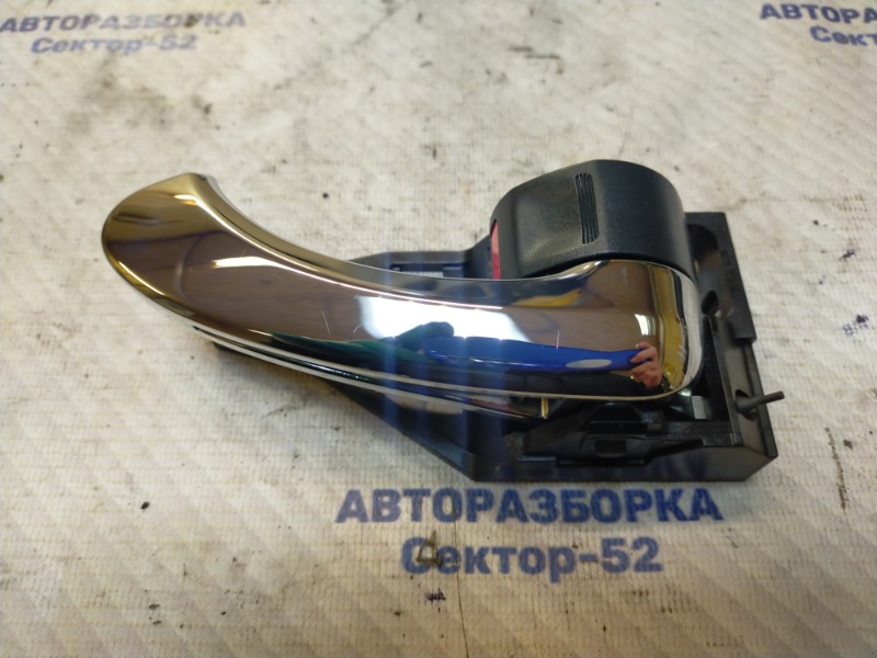 Ручка двери внутренняя правая Toyota RAV4 2010 ZSA30 3ZR-FAE 6920533090B0 контрактная