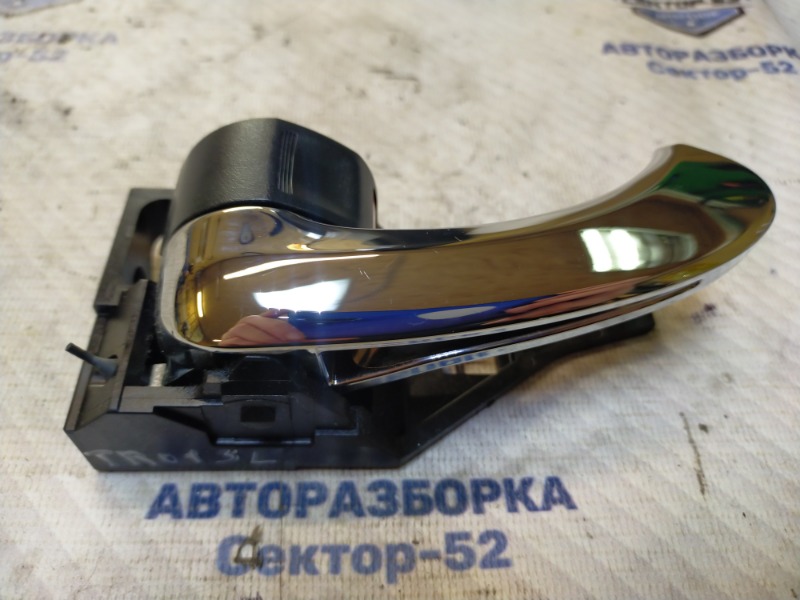 Ручка двери внутренняя левая Toyota RAV4 2010 ZSA30 3ZR-FAE 6920633100B0 контрактная