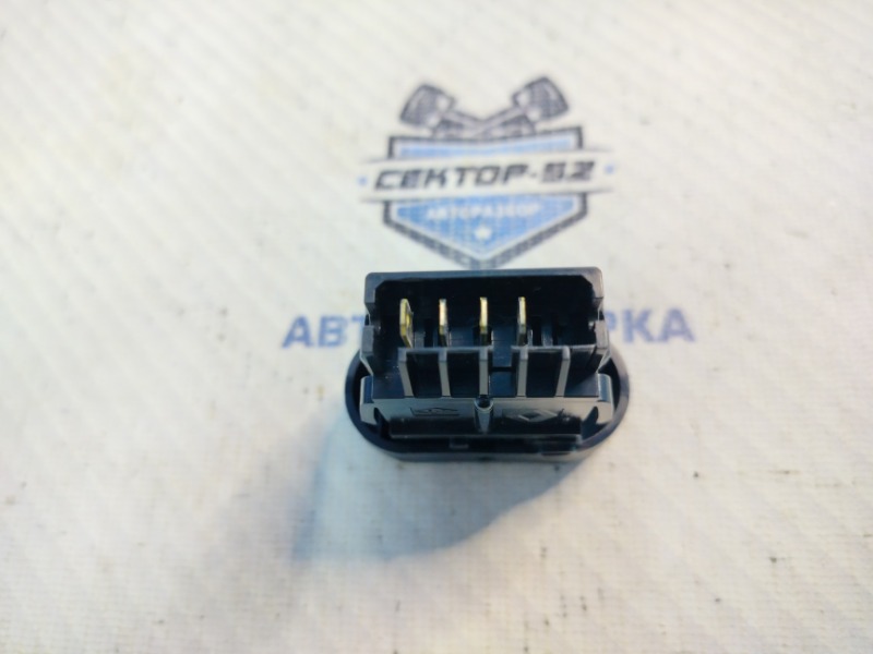 Кнопка обогрева стекла задняя Sandero 2010 BS K7J 714 Кнопка обогрева стекла задняя Sandero 2010 BS K7J 714