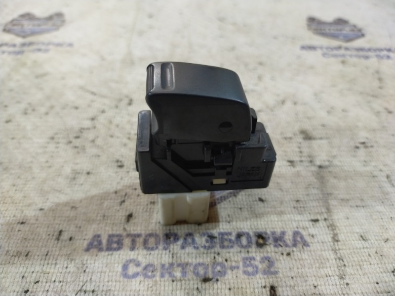 Кнопка стеклоподъемника Subaru Forester S11 EJ204