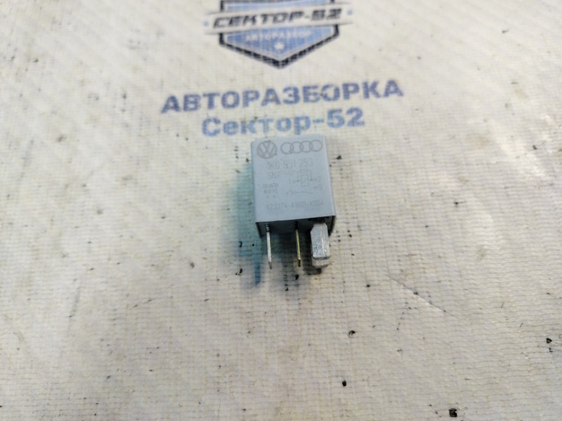 Реле Volkswagen Tiguan 2009 5N1 BWK 1K0951253 контрактная
