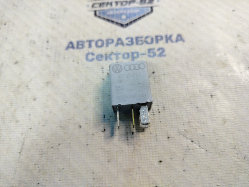 Реле Volkswagen Tiguan 2009 5N1 BWK 1K0951253 контрактная