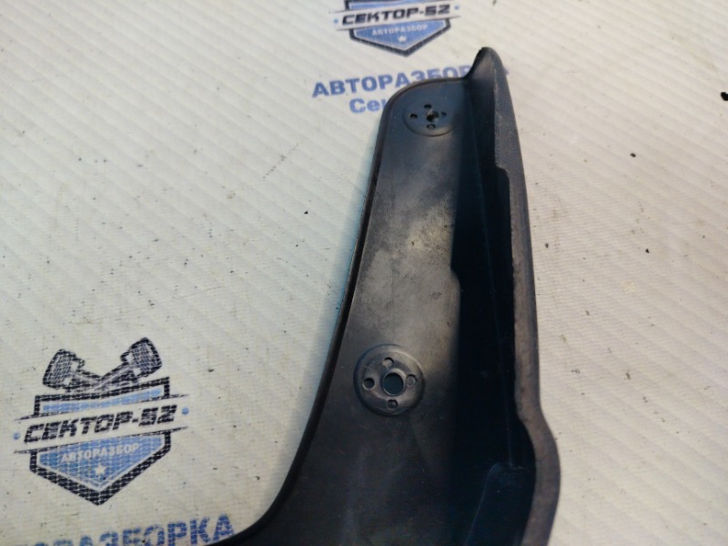 Брызговик передний правый Santa Fe 2007 CM D4EB