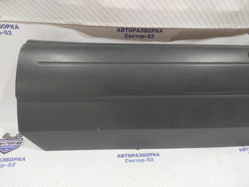 Молдинг двери задний правый Tiguan 2009 5N1 BWK