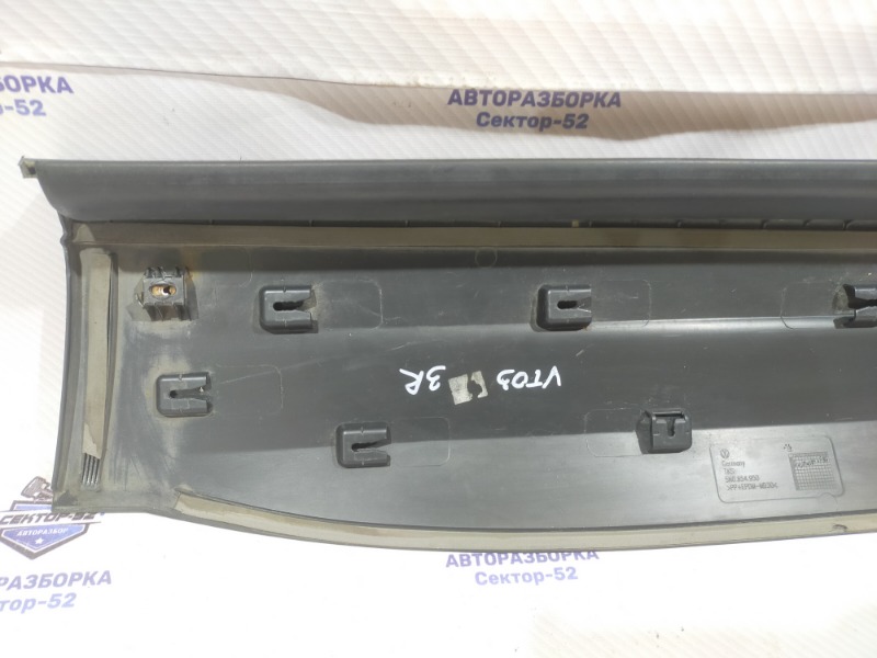 Молдинг двери задний правый Tiguan 2009 5N1 BWK