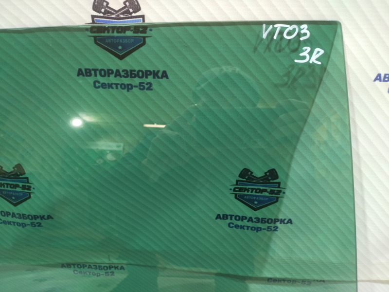 Стекло двери заднее правое Volkswagen Tiguan 5N1 BWK Стекло двери заднее правое Volkswagen Tiguan 5N1 BWK