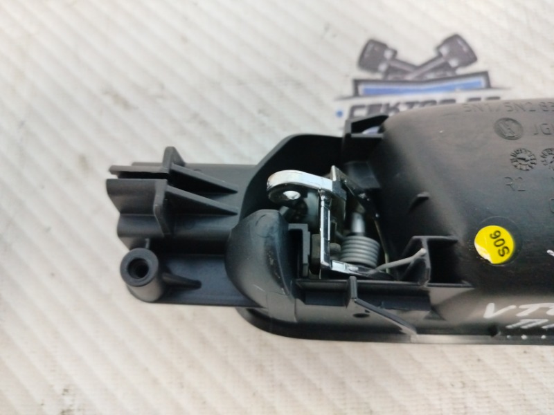 Ручка двери внутренняя передняя правая Tiguan 2009 5N1 BWK Ручка двери внутренняя передняя правая Tiguan 2009 5N1 BWK