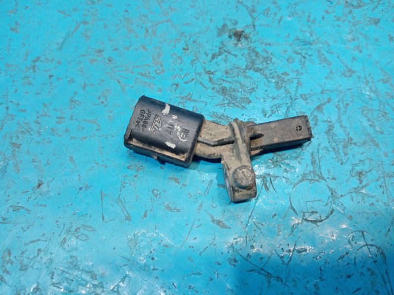 Датчик ABS задний правый Skoda Fabia 6Q0927808B Б/У