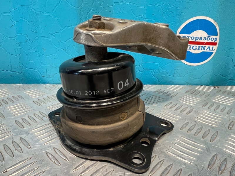 Запчасть опора двигателя передняя правая Volkswagen Polo 1.6 CFN 6r0199167q Б/У Опора двигателя передняя правая Volkswagen Polo 1.6 CFN 6r0199167q Б/У