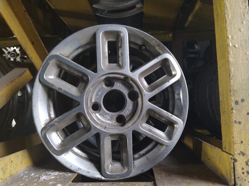 Диск литой r15 Ford (б/у) Диск литой r15 Ford (б/у)