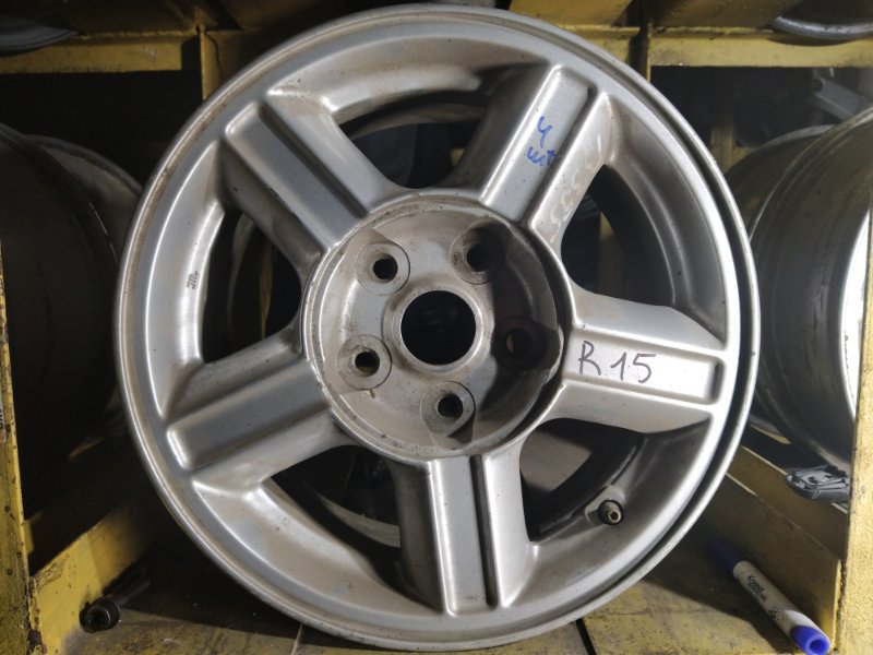 Диск литой r15 Ford (б/у) Диск литой r15 Ford (б/у)