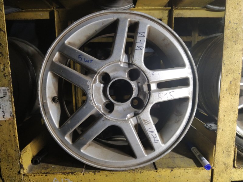 Диск литой r15 Ford (б/у) Диск литой r15 Ford (б/у)