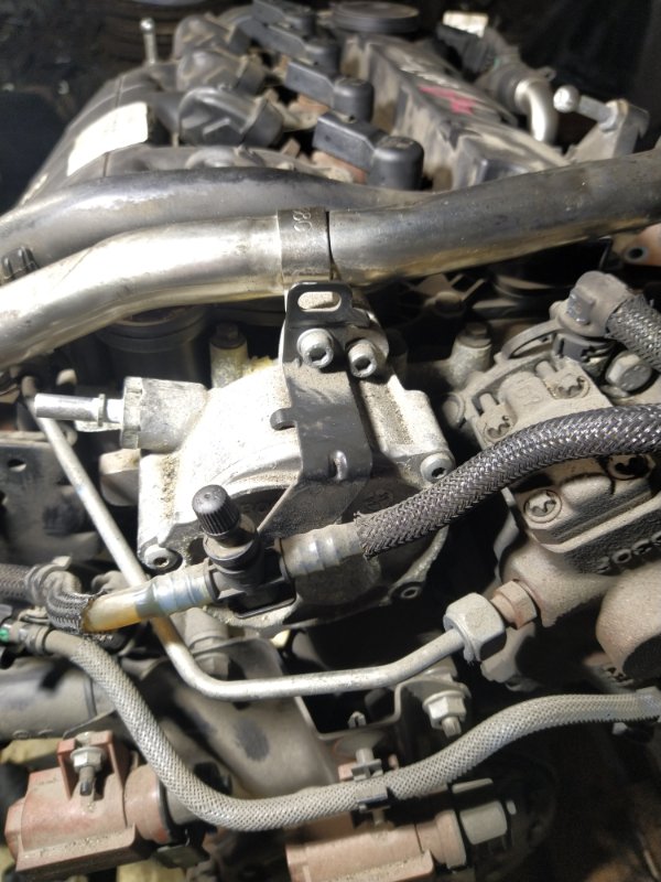 Насос вакуумный Ford Mondeo 4 (2007-2014) ХЭТЧБЕК 2.0L DURATORQ-TDCI (143PS) - DW 2008 (б/у) Насос вакуумный Ford Mondeo 4 (2007-2014) ХЭТЧБЕК 2.0L DURATORQ-TDCI (143PS) - DW 2008 (б/у)