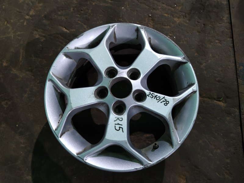 Диск литой r15 Ford (б/у) Диск литой r15 Ford (б/у)