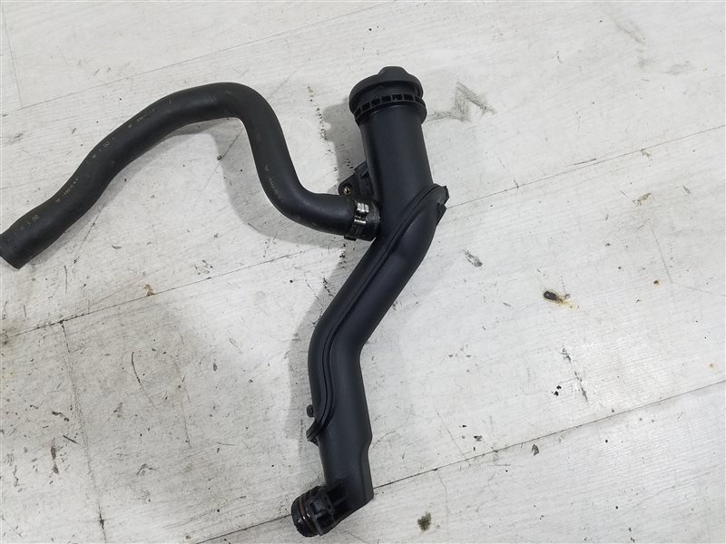 Запчасть маслозаливная горловина Ford Kuga 1 (08-12) 2008 SUV 2.0L TDCI/G6DG 1364853 Б/У Маслозаливная горловина Ford Kuga 1 (08-12) 2008 SUV 2.0L TDCI/G6DG 1364853 Б/У