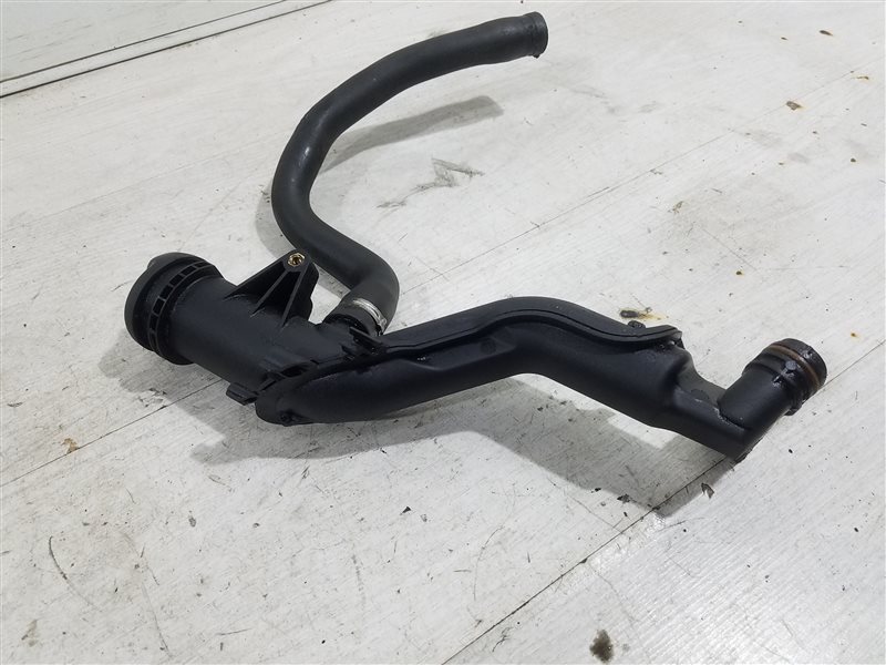 Маслозаливная горловина Ford Kuga 1 (08-12) SUV 2.0L TDCI/G6DG Маслозаливная горловина Ford Kuga 1 (08-12) SUV 2.0L TDCI/G6DG