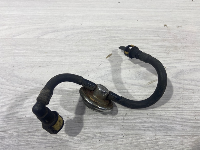 Запчасть трубка топливная Ford Focus 1 (98-05) 2002 Седан 1.8L Zetec 1053950 контрактная Трубка топливная Ford Focus 1 (98-05) 2002 Седан 1.8L Zetec 1053950 контрактная