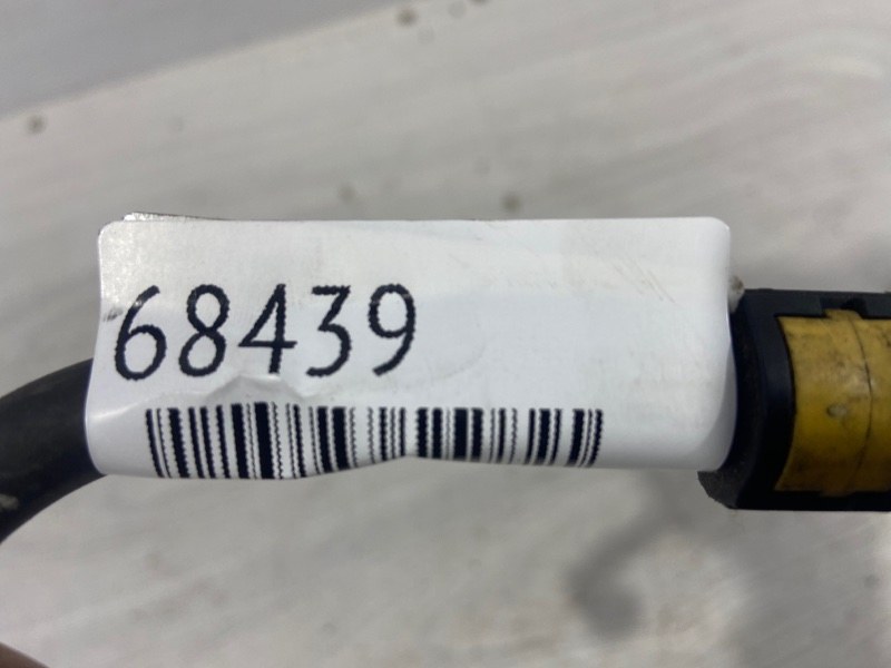 Трубка топливная Focus 1 (98-05) 2002 Седан 1.8L Zetec Трубка топливная Focus 1 (98-05) 2002 Седан 1.8L Zetec