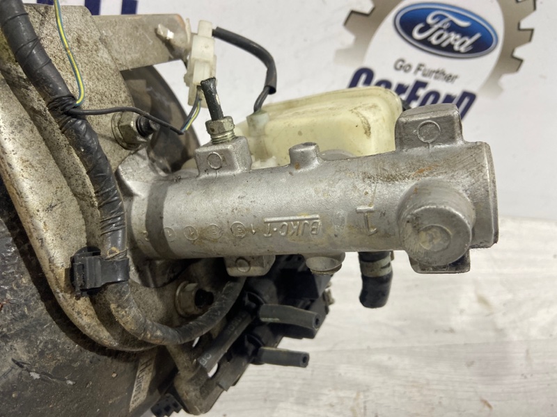 Вакуумный усилитель тормозов с главным цилиндром Ford Ranger (06-11) Пикап. 4 двери 2.5L 16V DOHC HPCR DI TC Diesel