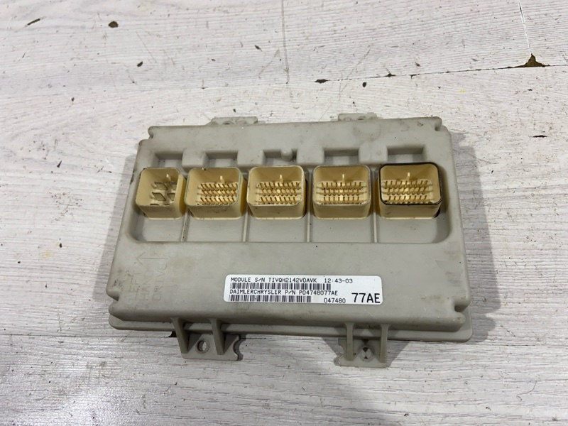 Блок комфорта Chrysler Pacifica 2004-2008 2006 P04748077AE контрактная