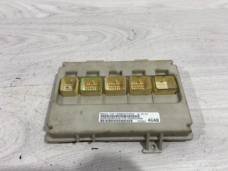 Блок комфорта Chrysler Pacifica 2004-2008 2006 P04692246AB контрактная