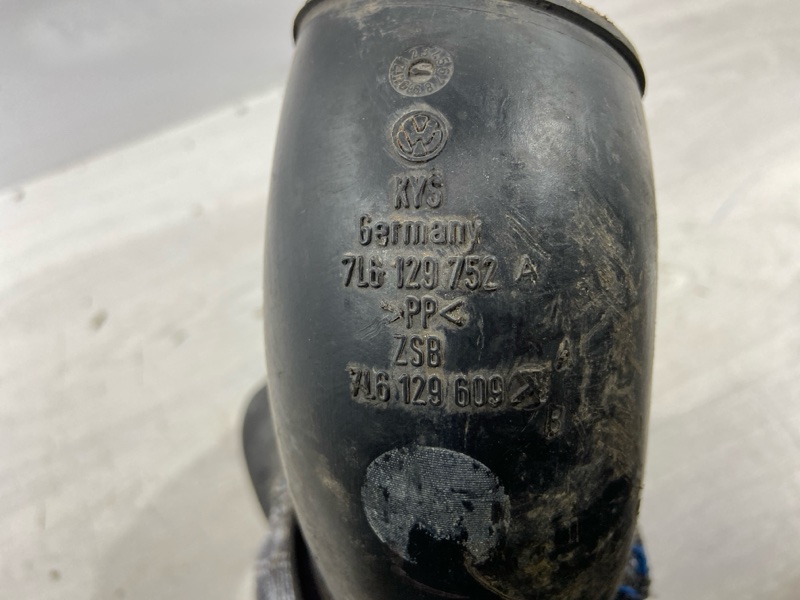 Патрубок воздушного фильтра Touareg 2002-2010 2008 SUV 2.5 ВАС