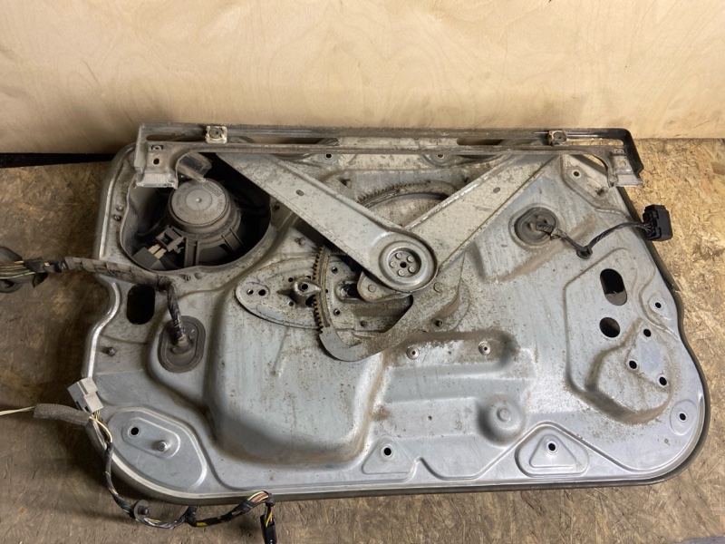 Стеклоподъёмник передний правый Focus 2 (04-08) 2007 СЕДАН 1.6L DURATEC 16V PFI (100PS)