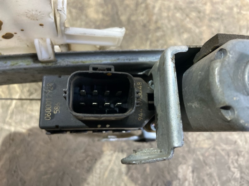 Стеклоподъёмник задний левый FORD Mondeo 3 (00-07) СЕДАН 1.8L DURATEC