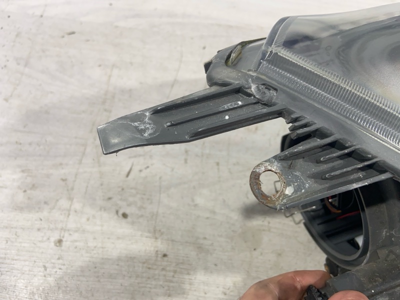 Фара левая Fiesta (01-08) 2007 ХЭТЧБЭК 1.4L ZETEC