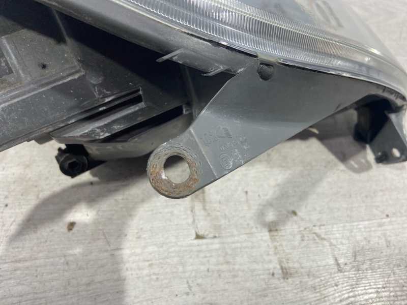 Фара левая Fiesta (01-08) 2007 ХЭТЧБЭК 1.4L ZETEC