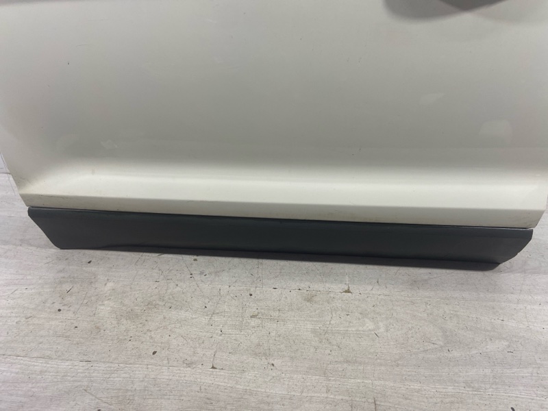 Запчасть молдинг двери передний левый Ford EcoSport 2014> 2015 SUV 1803378 контрактная Молдинг двери передний левый Ford EcoSport 2014> 2015 SUV 1803378 контрактная