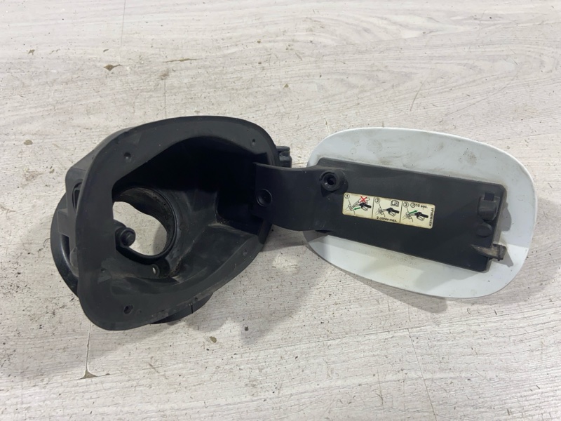 Лючок бензобака Ford S-MAX (06-15) SAV 2.0L Duratorq DOHC(150/163PS)-DW10C