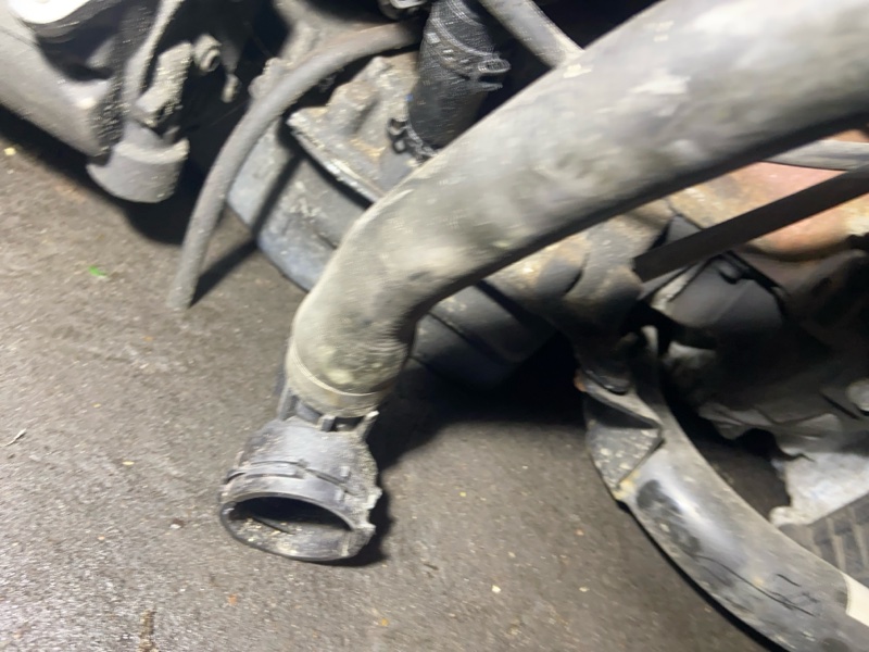 Патрубок радиатора верхний Ford Kuga 2 (12-16) SUV 2.0L Duratorq DOHC(150/163PS)-DW10C