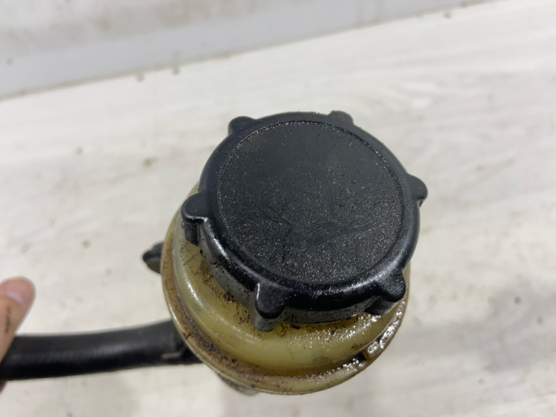 Бачок гидроусилителя FORD Focus 1 (98-05) УНИВЕРСАЛ 2.0L ZETEC EFI