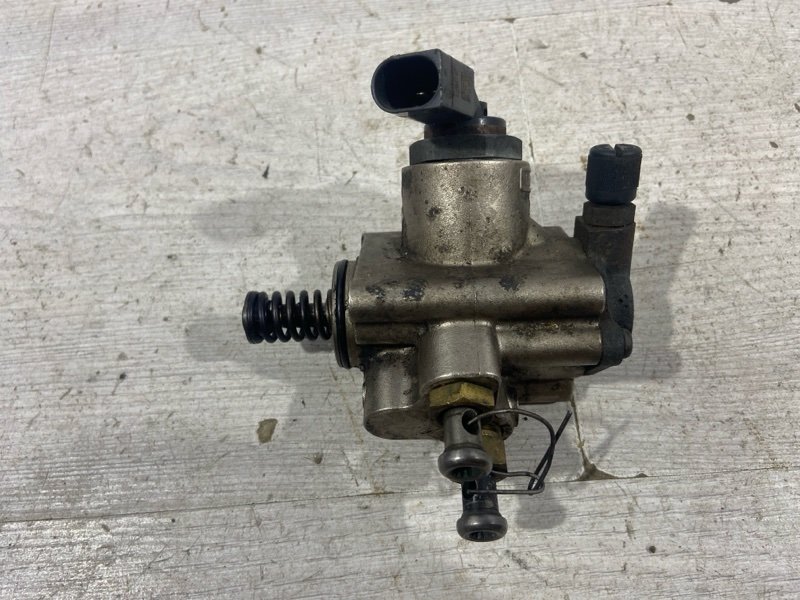 Насос ТНВД бензиновый AUDI A3/S3 (2004 - 2007) 2007 2.0L I DOHC 06F127025D контрактная