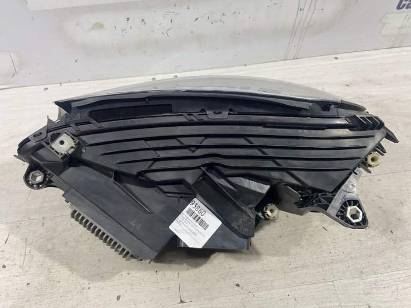 Фара правая Mercedes Benz GLC (2016—2019) SUV Фара правая Mercedes Benz GLC (2016—2019) SUV