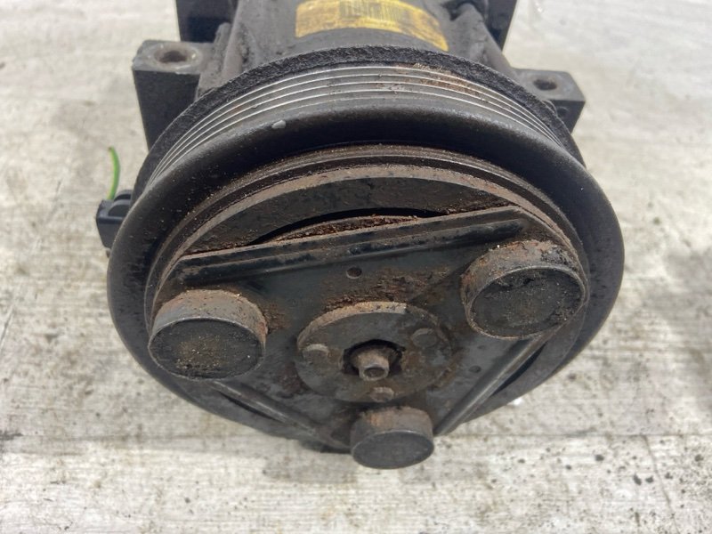 Компрессор кондиционера FOCUS 1 USA (98-05) 2002 СЕДАН 2.0L SPLIT PORT/YS4E