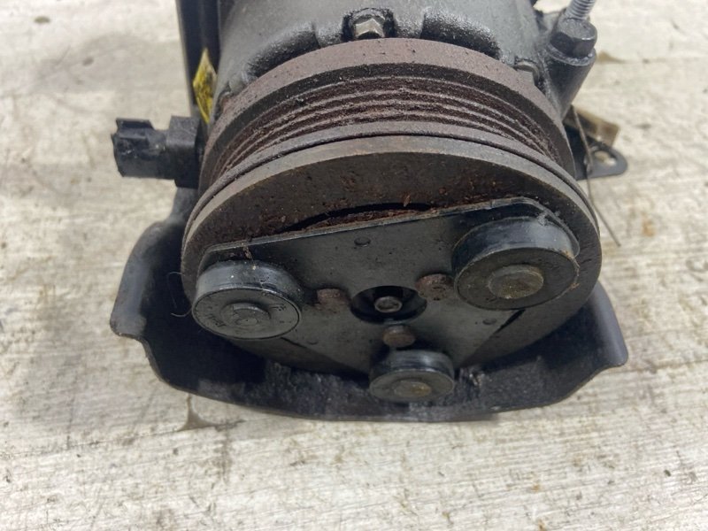 Компрессор кондиционера C-MAX (07-10) 2007 UAV 2.0L Duratec-HE (145PS)