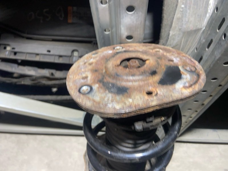 Амортизатор передний левый S-MAX (06-15) 2011 SAV 1.6L EcoBoost SCTi 160/182PS