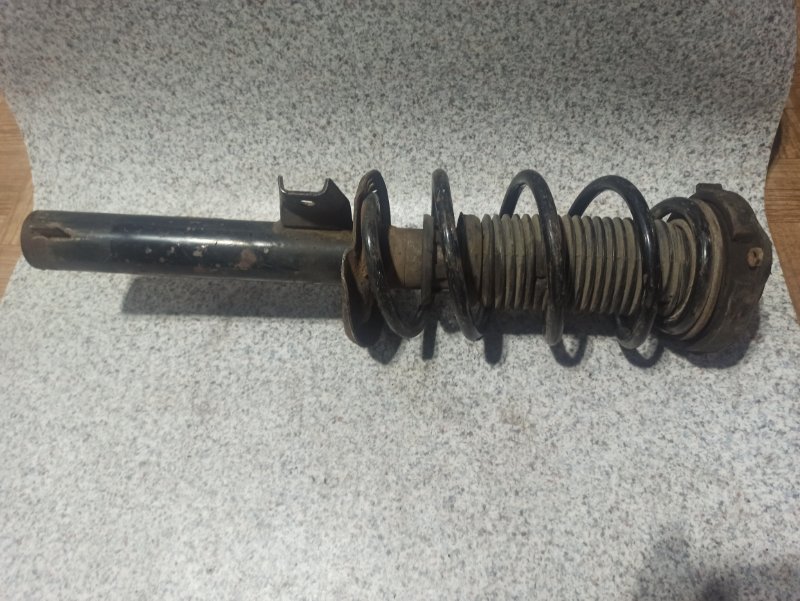 Запчасть амортизатор передний левый Volkswagen Golf 6 1k0412103b контрактная Амортизатор передний левый Volkswagen Golf 6 1k0412103b контрактная