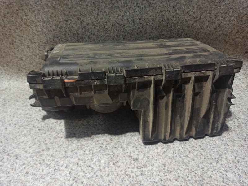 Корпус воздушного фильтра Octavia A5 Корпус воздушного фильтра Octavia A5