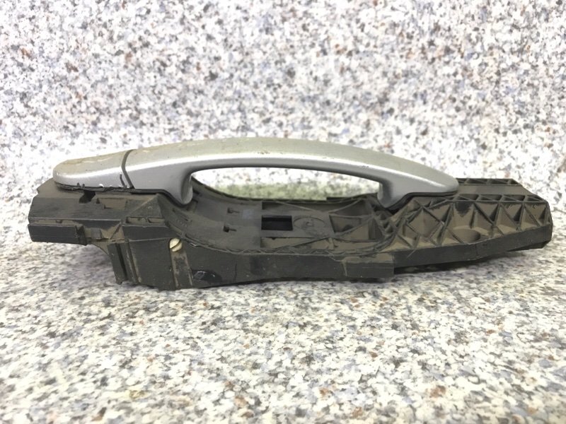 Ручка двери передняя правая FABIA MK2 Ручка двери передняя правая FABIA MK2